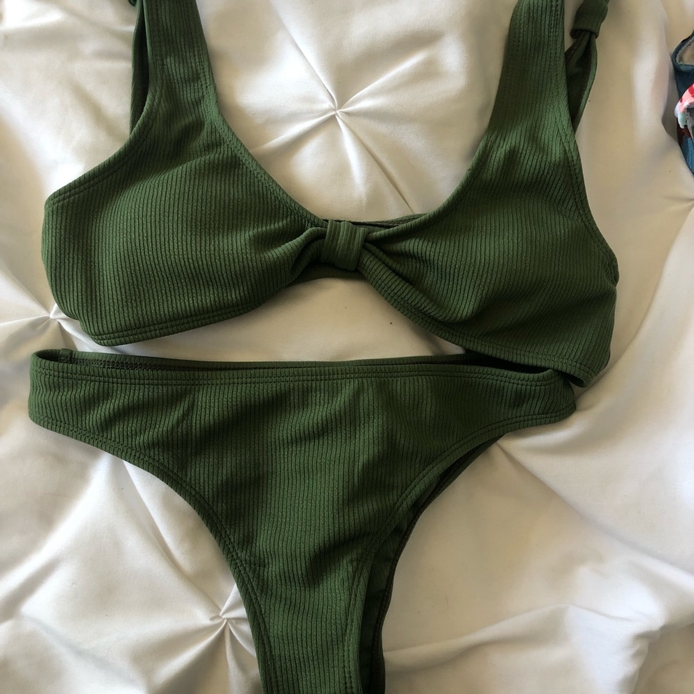 Ribbed army green cheeky bikini